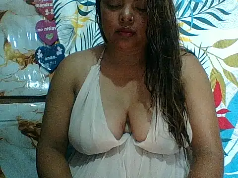 Snapshot of SEXY_METISE chatting on 05-17-26, 08:01 SEXY METISE online show from 05-17-26, 08:01