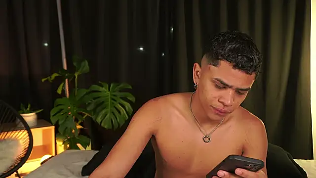 Snapshot of EROS_AND_ALAN chatting on 02-18-26, 03:35 EROS AND ALAN online show from 02-18-26, 03:35