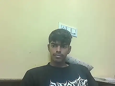 Snapshot of monster_33 chatting on 04-23-26, 07:20 monster 33 online show from 04-23-26, 07:20