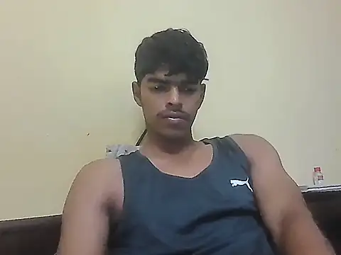 Snapshot of monster_33 chatting on 04-27-26, 02:04 monster 33 online show from 04-27-26, 02:04
