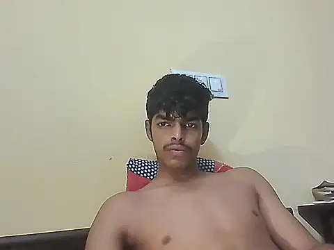 Snapshot of monster_33 chatting on 05-19-26, 07:26 monster 33 online show from 05-19-26, 07:26