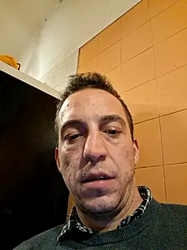 Snapshot of strangerwild chatting on 11-20-25, 06:24 strangerwild online show from 11-20-25, 06:24