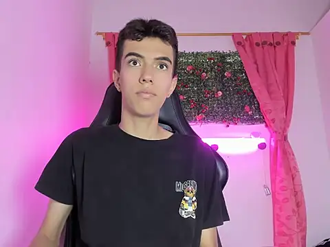 Snapshot of dylan_202520_ chatting on 09-22-25, 11:34 dylan 202520 online show from 09-22-25, 11:34