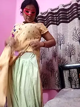 Snapshot of Gullapi chatting on 12-20-25, 03:35 Gullapi online show from 12-20-25, 03:35