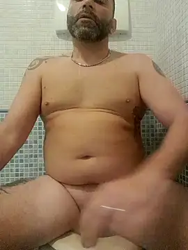 Snapshot of gigilola84 chatting on 10-13-25, 02:44 gigilola84 online show from 10-13-25, 02:44