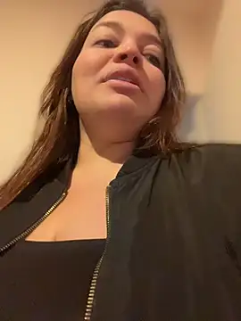 sarahreyess 11 online show from 05-19-26, 10:21
