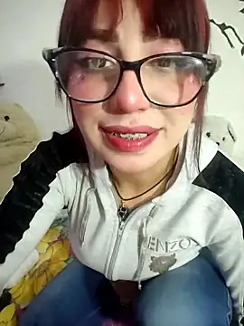Snapshot of Kitty_Melodi chatting on 05-04-26, 11:39 Kitty Melodi online show from 05-04-26, 11:39