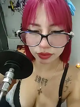 Snapshot of Kitty_Melodi chatting on 05-21-26, 11:39 Kitty Melodi online show from 05-21-26, 11:39