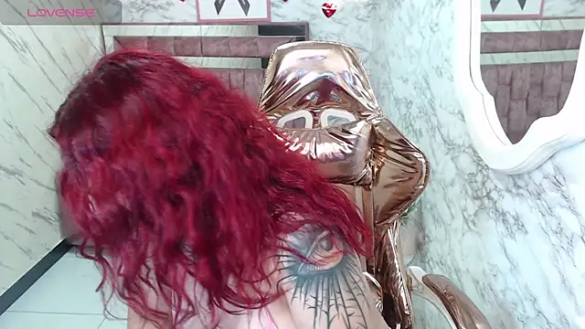 Red Bunny v online show from 12-16-25, 01:21