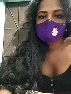 Snapshot of Anikaislam chatting on 10-31-25, 12:39 Anikaislam online show from 10-31-25, 12:39