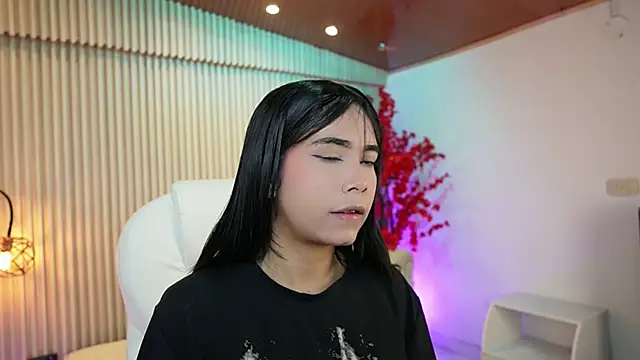 Snapshot of GiaNovak chatting on 10-04-25, 11:41 GiaNovak online show from 10-04-25, 11:41