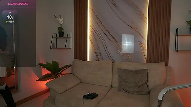 Snapshot of GiaNovak chatting on 12-18-25, 07:09 GiaNovak online show from 12-18-25, 07:09