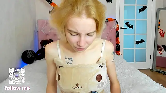 Pink Lila18 online show from 11-03-25, 08:37