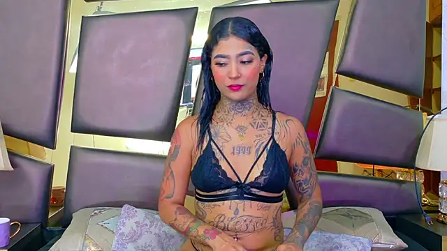 EmilieLake online show from 12-04-25, 08:06