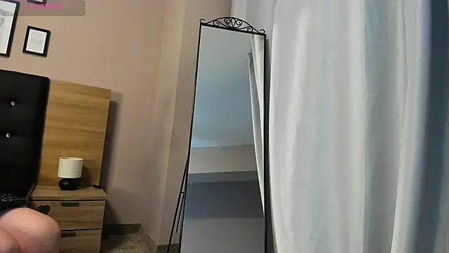 Snapshot of CandyL0v3 chatting on 09-18-25, 07:27 CandyL0v3 online show from 09-18-25, 07:27