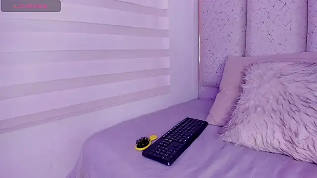 violeta olsen online show from 04-16-26, 07:03