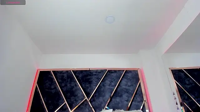 SusanaHenao online show from 12-19-25, 03:41