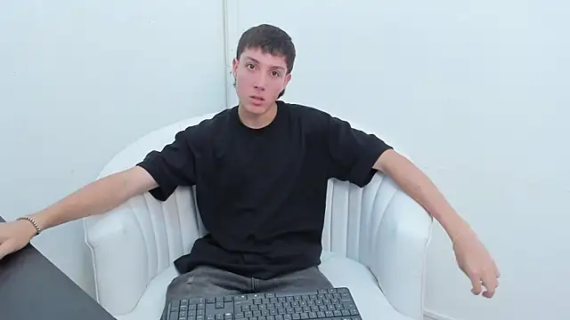 LittleDanny  online show from 11-12-25, 03:56