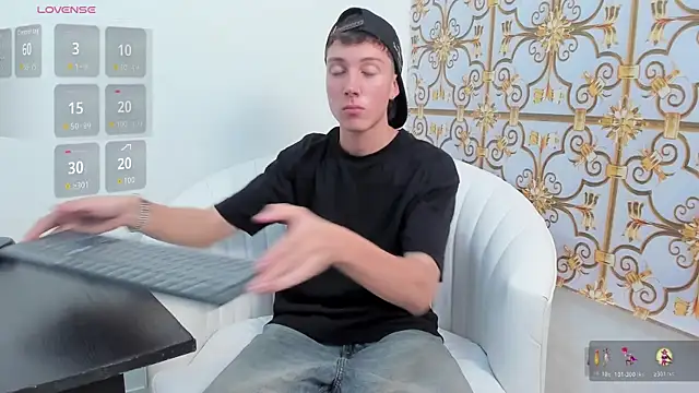 LittleDanny  online show from 11-24-25, 07:24