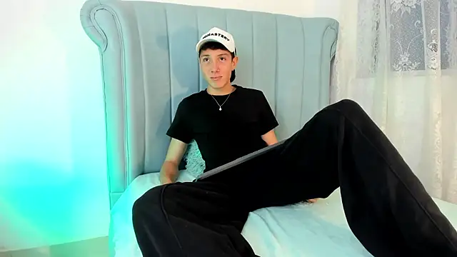 LittleDanny  online show from 02-10-26, 08:57