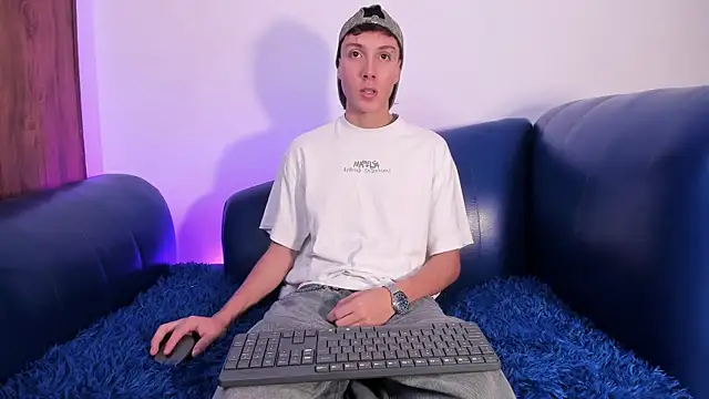 LittleDanny  online show from 04-25-26, 02:47