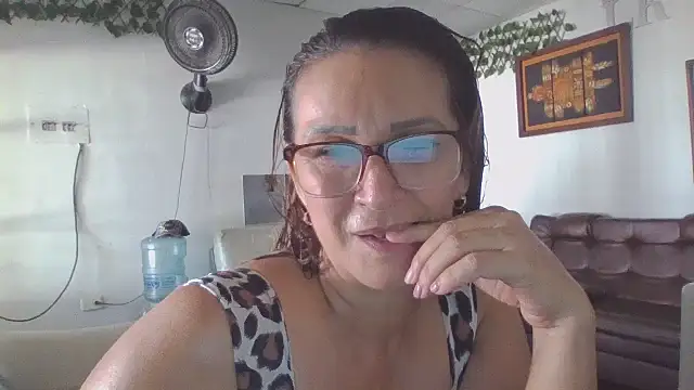 MiaVega online show from 11-01-25, 03:03