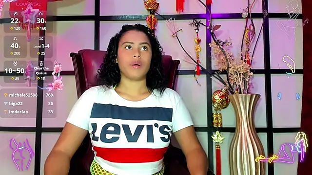 Snapshot of amy_wife chatting on 09-09-25, 07:35 amy wife online show from 09-09-25, 07:35