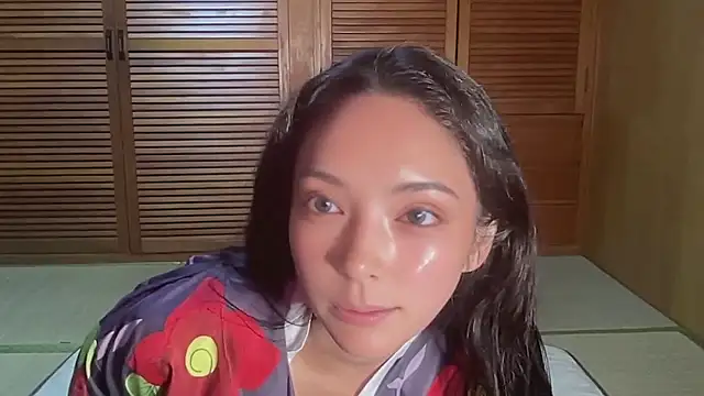 Snapshot of ena8888 chatting on 10-11-25, 01:38 ena8888 online show from 10-11-25, 01:38