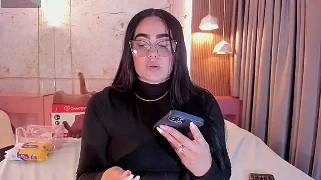 sofiiacarson online show from 06-01-26, 07:48