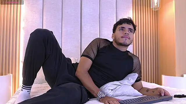 AlexanderJordan online show from 10-04-25, 07:12