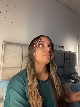 AnnyLopezzz  online show from 04-14-26, 05:57