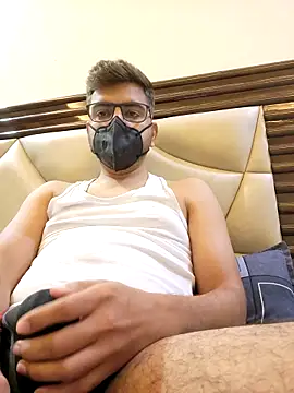 Snapshot of LoveGuruRA chatting on 10-07-25, 04:53 LoveGuruRA online show from 10-07-25, 04:53