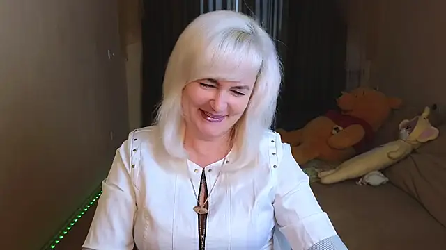 Snapshot of Vina_Vision chatting on 09-20-25, 02:07 Vina Vision online show from 09-20-25, 02:07