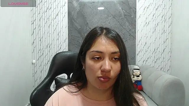 Ivony18 b online show from 12-19-25, 03:13