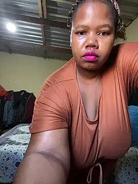 Curvycandy95 online show from 05-23-26, 06:29
