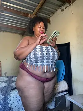 Snapshot of Curvycandy95 chatting on 07-17-26, 07:37 Curvycandy95 online show from 07-17-26, 07:37