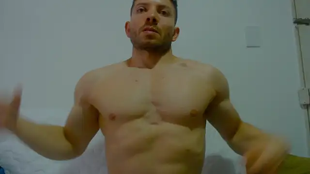 Snapshot of Rocky_Muscle chatting on 05-08-26, 04:23 Rocky Muscle online show from 05-08-26, 04:23