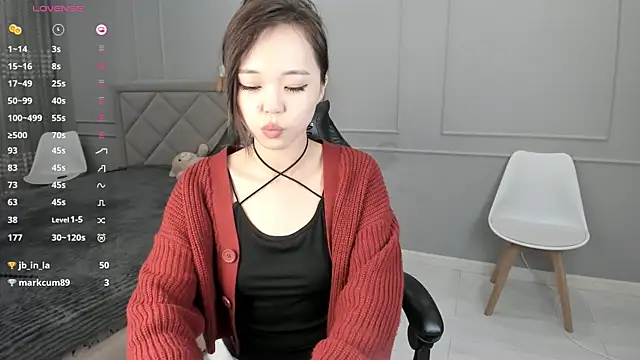 Yunleah online show from 10-07-25, 02:53