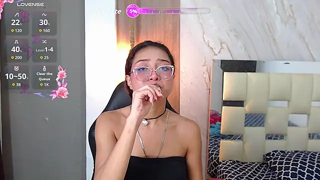 Snapshot of honeymoon_12 chatting on 07-05-26, 03:45 honeymoon 12 online show from 07-05-26, 03:45
