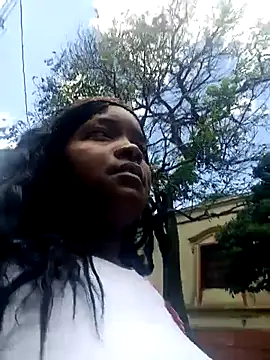 Snapshot of isabella_brown1 chatting on 03-20-26, 07:19 isabella brown1 online show from 03-20-26, 07:19