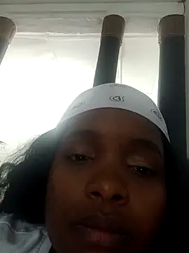 Snapshot of isabella_brown1 chatting on 03-28-26, 03:28 isabella brown1 online show from 03-28-26, 03:28