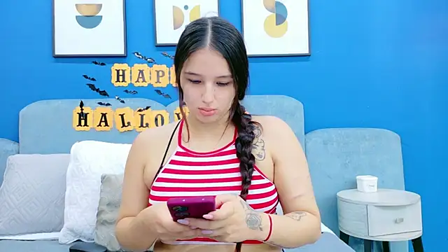 Ashley Evans22 online show from 10-25-25, 07:52