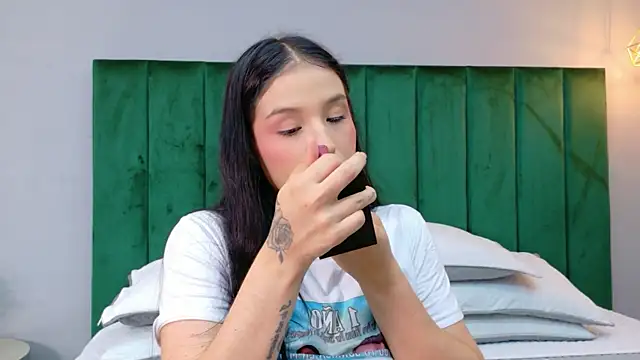 Snapshot of Ashley_Evans22 chatting on 07-09-26, 12:26 Ashley Evans22 online show from 07-09-26, 12:26