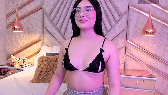 Snapshot of EvaKouper chatting on 09-29-25, 11:04 EvaKouper online show from 09-29-25, 11:04