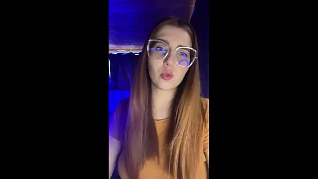 CoraVibes online show from 10-23-25, 12:04