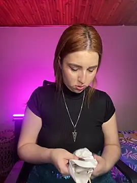 CoraVibes online show from 11-10-25, 11:42