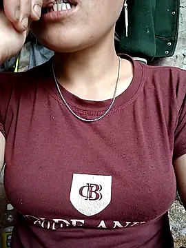 Snapshot of lomi-79 chatting on 09-15-25, 05:18 lomi-79 online show from 09-15-25, 05:18