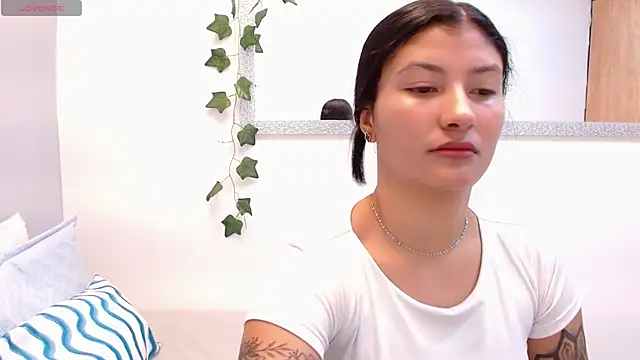 Snapshot of louis_k chatting on 04-29-26, 11:25 louis k online show from 04-29-26, 11:25