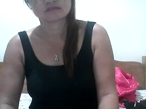 nathalie0045 online show from 03-10-26, 10:04