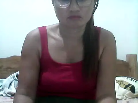 nathalie0045 online show from 05-19-26, 10:27